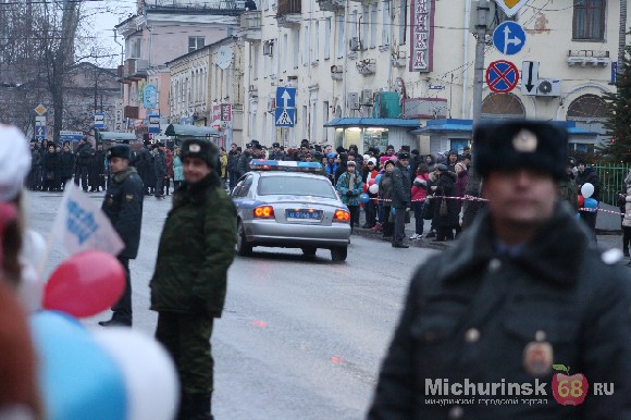 Оцепление по улице Интернациональная в день эстафеты Олимпийского огня