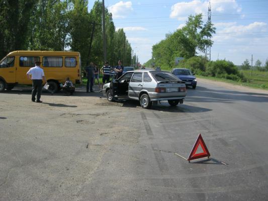 Газель врезалась в ВАЗ-2114 на Автозаводской. Мичуринск.